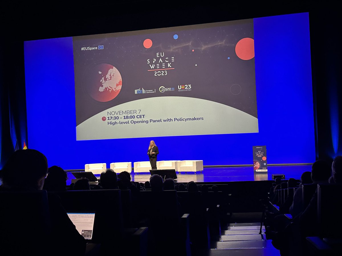jesusazogue's tweet photo. So happy to by in my own city, #Sevilla, for the EU Space week. We’re living exciting moments for the European/Spanish Space  Career. I also dreamt once to be an astronaut. #EUSpace https://t.co/z1lVYOE5KZ