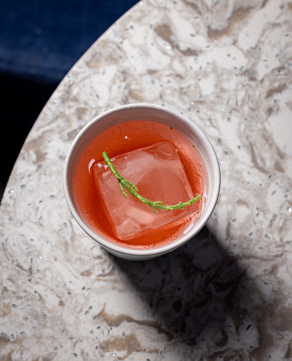 Adam Handling Restaurants (@ahrestaurants) on Twitter photo Bringing a sense of fresh coastal air right to the heart of London 🌊
Using the lab water bath, we slow cook oyster leaf & yuzu, at 30 degrees, into <a href="/everleafdrinks/">everleafdrinks</a> Marine. We then add lime sherbet & bubbles for some extra freshness.
Tasty, refreshing & alcohol free 🍸️ Bringing a sense of fresh coastal air right to the heart of London 🌊
Using the lab water bath, we slow cook oyster leaf & yuzu, at 30 degrees, into <a href="/everleafdrinks/">everleafdrinks</a> Marine. We then add lime sherbet & bubbles for some extra freshness.
Tasty, refreshing & alcohol free 🍸️