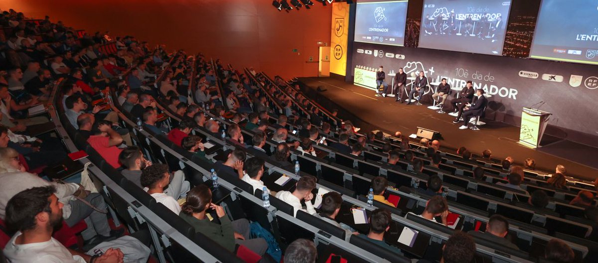 FCF_CAT's tweet photo. 💥 𝟭𝟭𝗲̀ 𝗗𝗶𝗮 𝗱𝗲 𝗹’𝗘𝗻𝘁𝗿𝗲𝗻𝗮𝗱𝗼𝗿/𝗮 💥

🗣️ Primers ponents de la 𝑡𝑎𝑢𝑙𝑎 𝑟𝑜𝑑𝑜𝑛𝑎

➕ Markel Zubizarreta
➕ Laura Ràfols
➕ Fran Sánchez

📅 17 de novembre 
📍 @MeliaSitges 
💰 Entrada 𝙂𝙍𝘼𝙏𝙐𝙄̈𝙏𝘼

🔗 Més a https://t.co/RJ4ZJKM5Cf

#CTA https://t.co/poXtOQMEzb