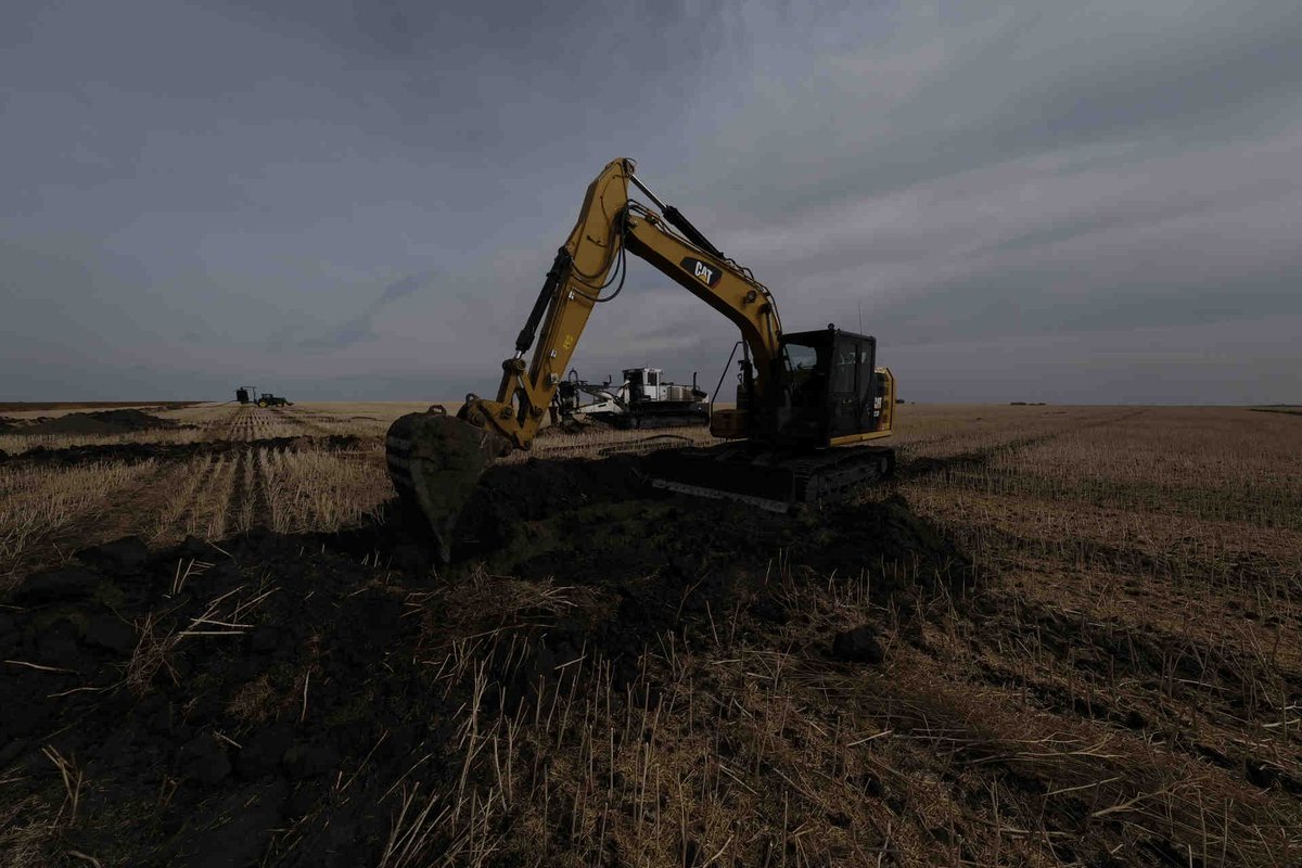 NextGenDrainage's tweet photo. Despite the shorter days, our crews persist and push forward. Their dedication is unwavering, facing new challenges head-on 💪 #tile23 https://t.co/4tYSnt2WTH