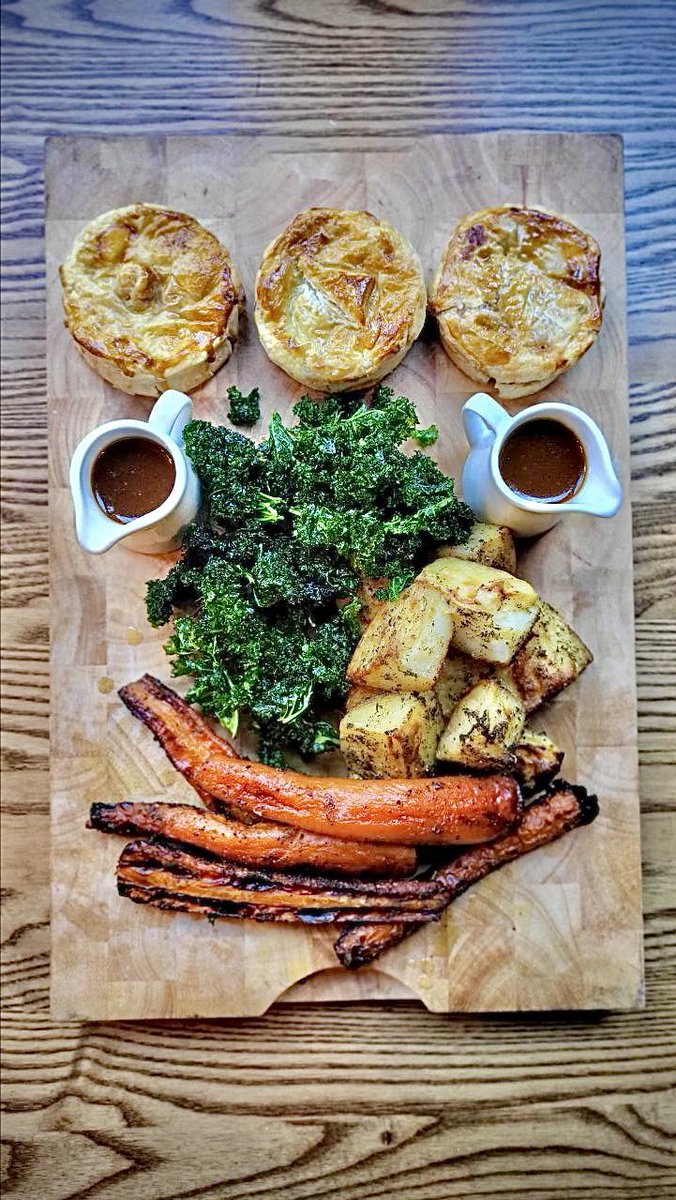 buckinghamarms's tweet photo. 🥧 To all Pie Lovers! 🥧
We've got some exciting news to share with you! Introducing our brand new special the Pie share board.

#youngspubs https://t.co/KphISS2b0n