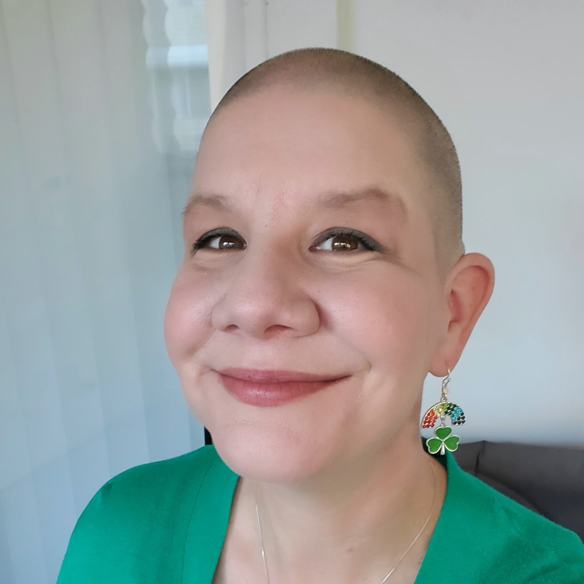 NotADecapoda's tweet photo. @ClaudetteGGibs1 If I see you bald I'm gonna tell you that you look stunning because that's my reaction to bald women as a bald woman. Just passed 3 years since I shaved my head and I haven't regretted it for a second. https://t.co/coWU85Y8Ss