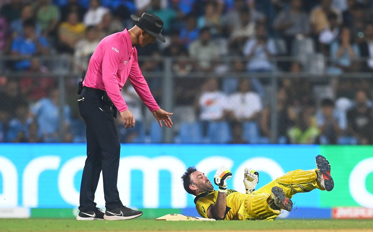 CricCrazyJohns's tweet image. SALUTE YOU, MAXWELL 🔥