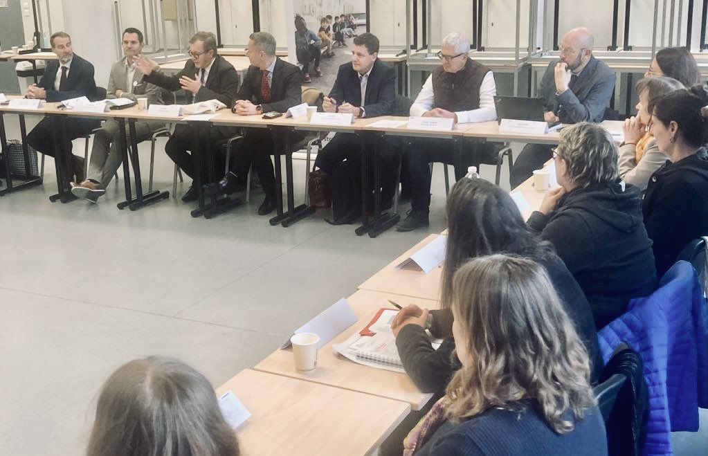 acstrasbourg's tweet photo. Première Assemblée plénière du #CAVL présidée par le recteur @OlivierFaron en présence du délégué national à la vie lycéenne, M. Ballouard.
Les élus ont présenté, avec enthousiasme, leurs projets pour développer, valoriser et accompagner l’#engagement des élèves @acstrasbourg. https://t.co/HnLDk1PEmh