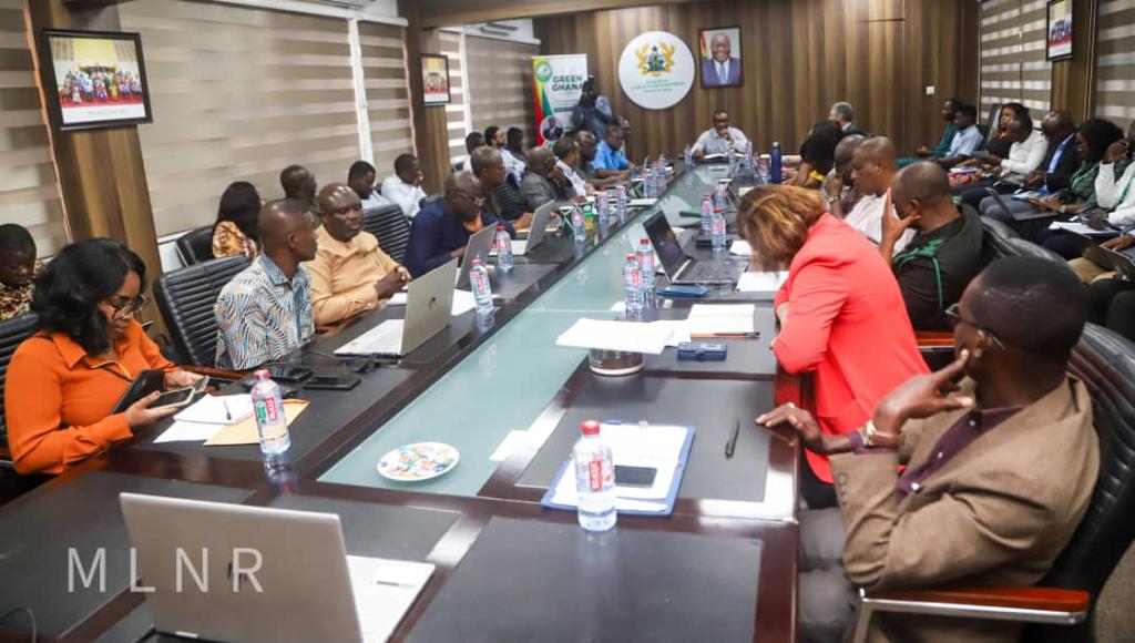 glrssmp's tweet photo. IMPLEMENTATION SUPPORT MISSION
On Tuesday, 7th November, 2023, the last Implementation Support Mission for 2023 was set off with a Kick-off meeting. At the meeting, Hon. George Mireku Duker, the Deputy Minister for Lands and Natural Resources, expressed gratitude to the https://t.co/jfVtvPBTmK