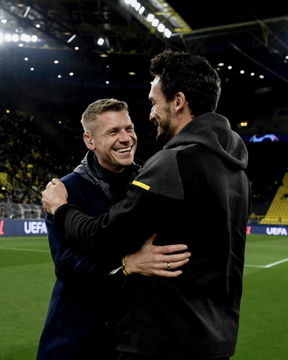 BlackYellow's tweet photo. Legend 🫂 Legend 🖤💛 https://t.co/IHRpGtOSdZ