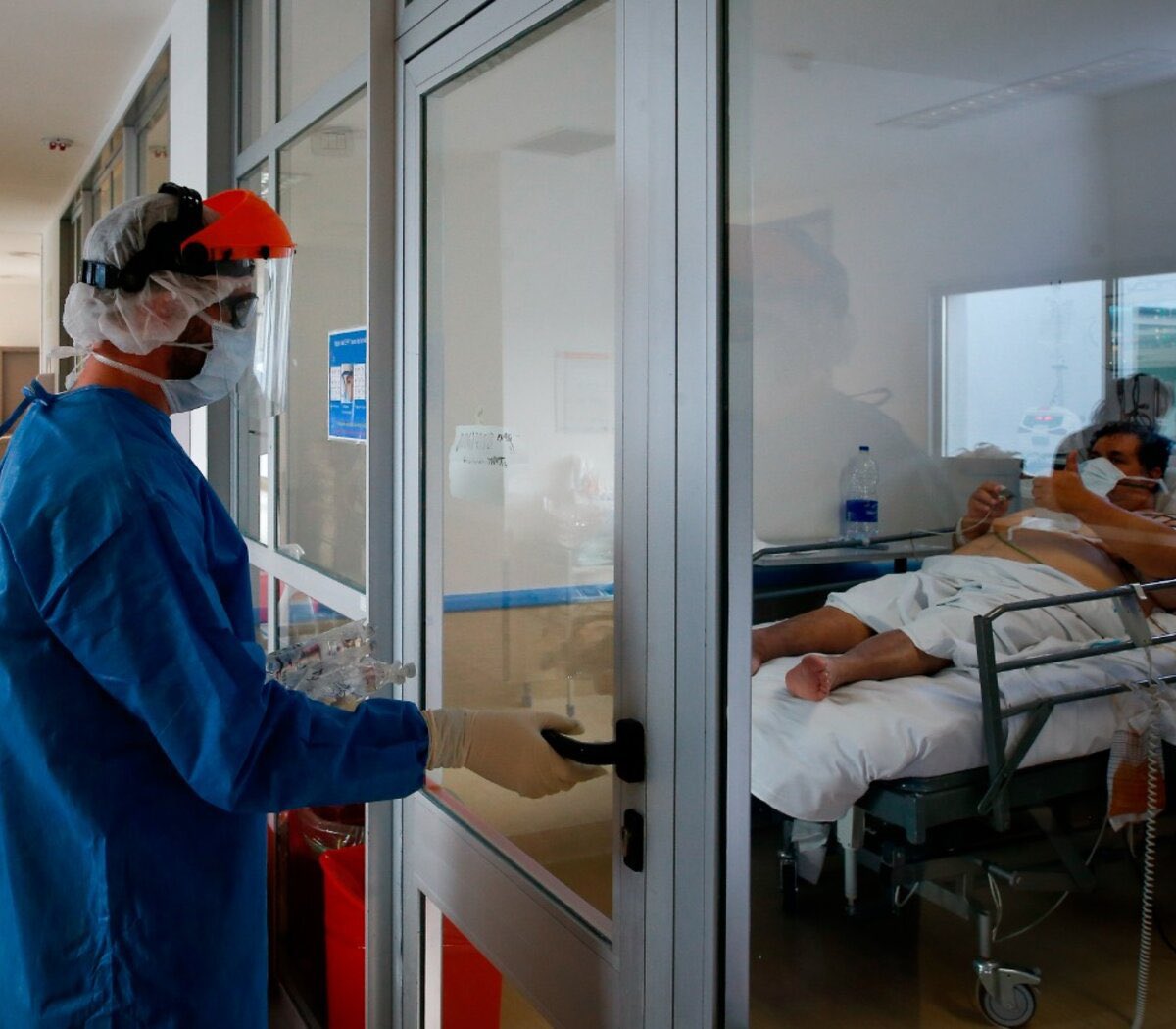 🇦🇷 | URGENTE: Colapso total del sistema de salud público de Argentina. Hay desabastecimiento de insumos y medicamentos en todo el país. Muchas operaciones y estudios están siendo canceladas o directamente ya no pueden hacerse por la falta de recursos. Es una catástrofe.