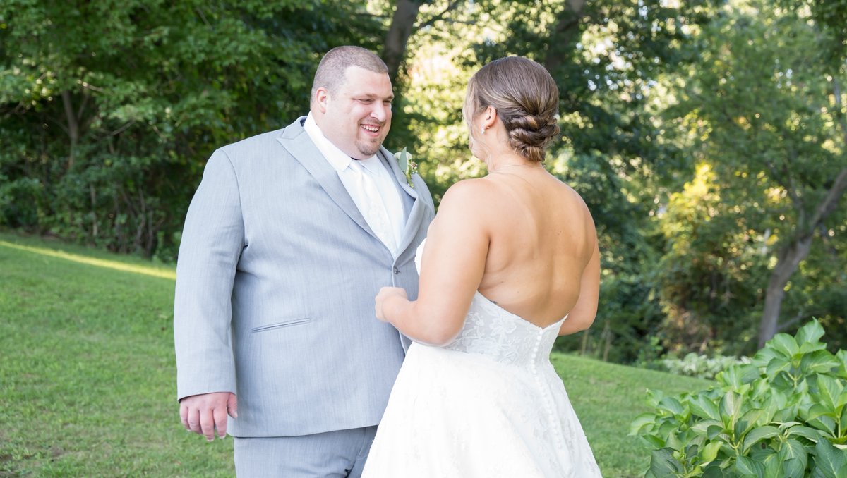 That first look smile is always a favorite of mine to catch!

#maureenrussellphotography
#independenceharborwedding #independenceharbor #southshoremaweddingphotographer
#massachusettsweddingphotographer #massachusettswedding