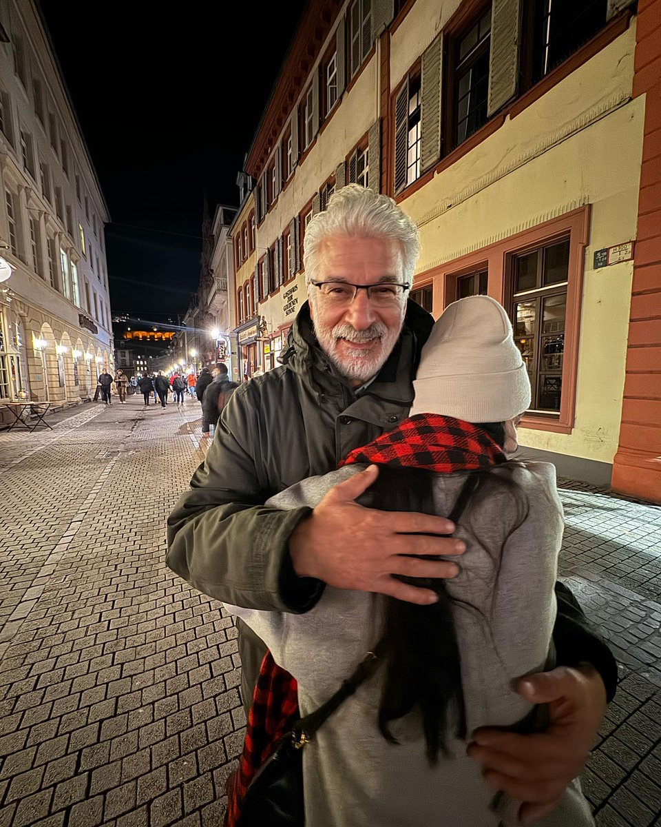 Adoroooooooooooooooo troppoooooo siamo in Germania 😍😍😍 che foto #özgegürel #özser #SerkanÇayoğlu