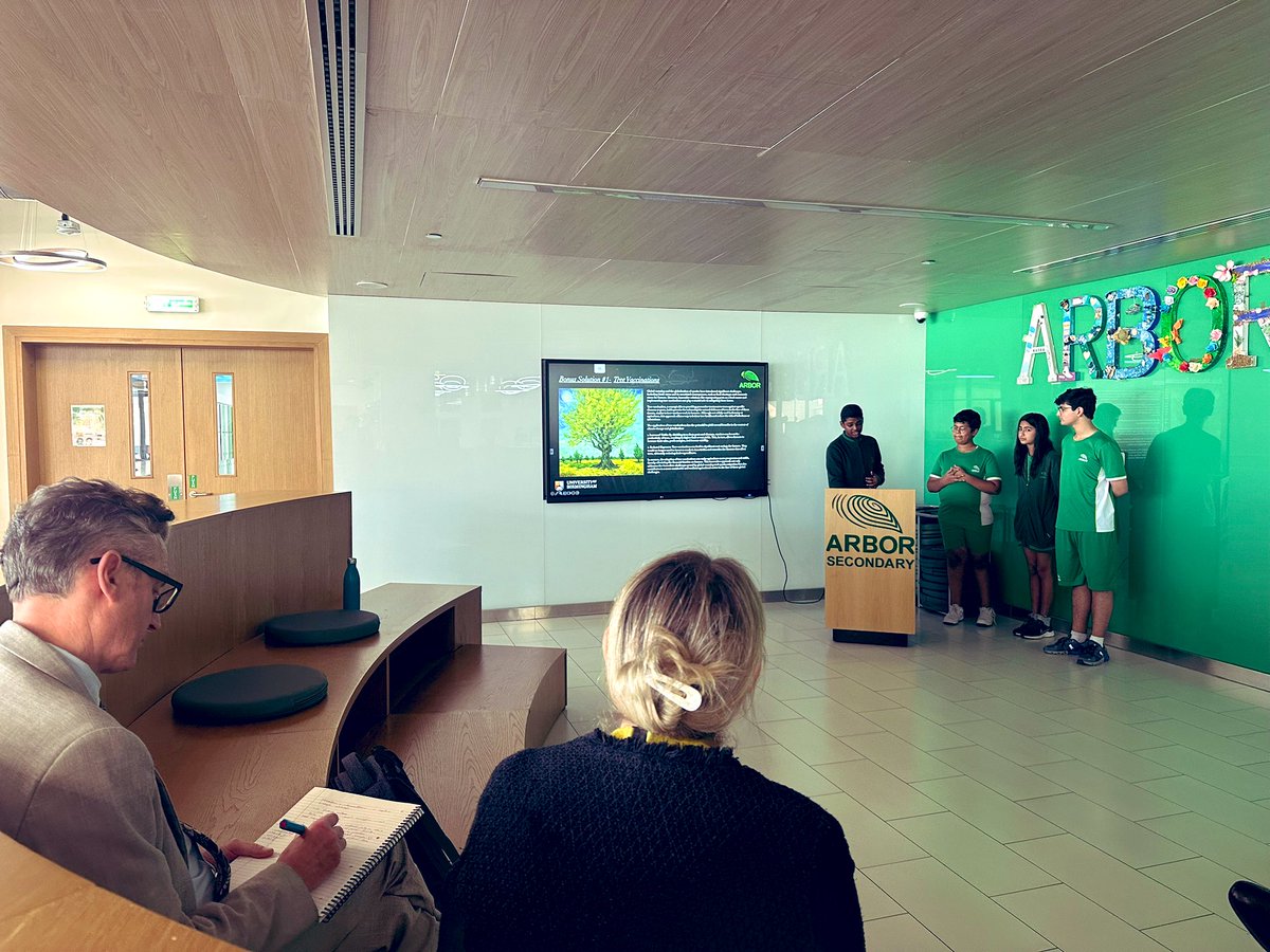 Arbor_Secondary's tweet image. Our students leading the way this week. Presenting to Dr Jerry Pritchard on the development of futures solutions for an eco-healthy future, and interviewing Dr Tiffany Delport on her experiences as a Marine  Conservation Specialist. #stretchandchallenge @ArborSeniors
