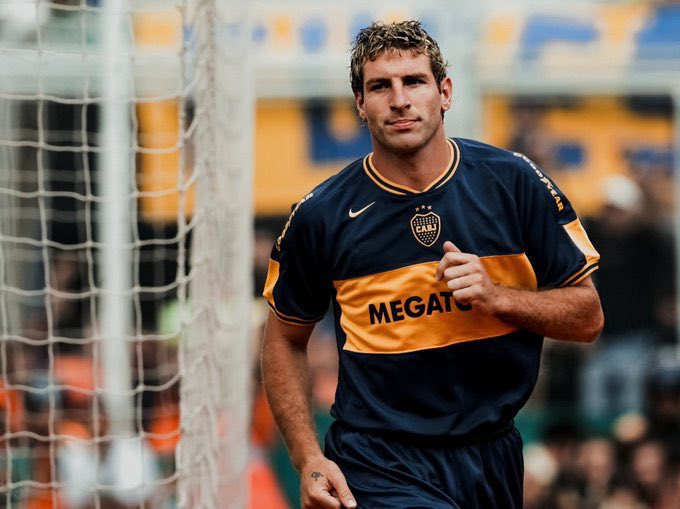 PadreBostero's tweet image. De chilena
De taco
Con los dos pies
Con los ligamentos rotos
Colgado del travesaño
De mitad de cancha
De cabeza a 40 metros
El gol a Banfield después del fallecimiento de su hijo
El muletazo vs River
El doblete al Real Madrid

Gracias por tanto Martín Palermo.