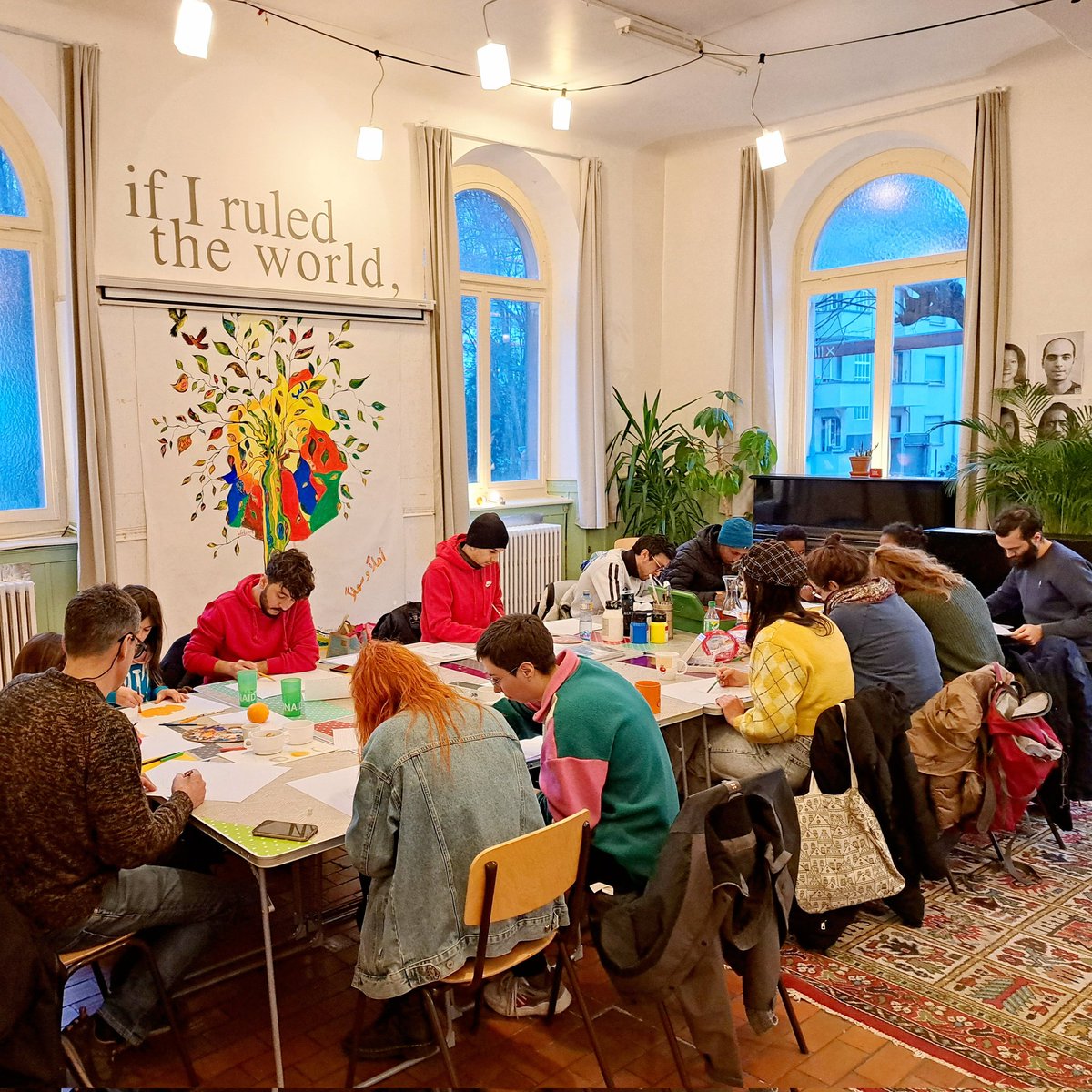 TIERRADEPAZORG's tweet photo. 🎨 ART &amp; INTERCULTURALITY 🎨

 🖌 Intercultural art and creative painting workshop.

🖍 Art allows us to develop creativity, connect emotions and learn about the artistic manifestations of different cultures.

🇨🇭 Biel-Bienne, Switzerland.

@TIERRADEPAZORG 
 @CrisRRII

🌏🏤✒️✏️📒 https://t.co/an1CEzxaY0