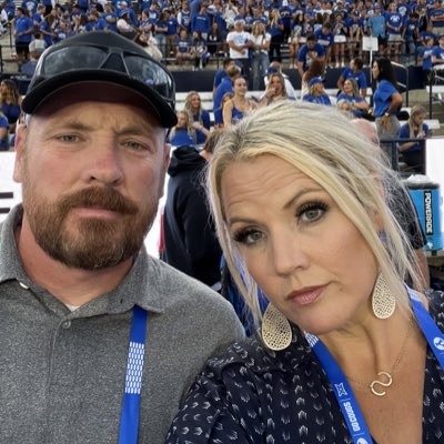 NaegleSharon's tweet photo. #NewProfilePic https://t.co/ddTJgGbGAp