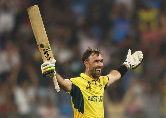CricLavdeep1845's tweet photo. Best White Ball Knock ever??

Virat Kohli's 82 Against Pakistan- Like❤️
Glenn Maxwell Today's Knock- Retweet🔄

#GlennMaxwell #ViratKohli𓃵 #ODIWorldCup2023 https://t.co/KFV888TM9H