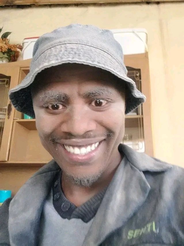 Tee__Thabang's tweet photo. @AdvoBarryRoux Weeeeeh😂😂😂 https://t.co/wztlGwu2xK