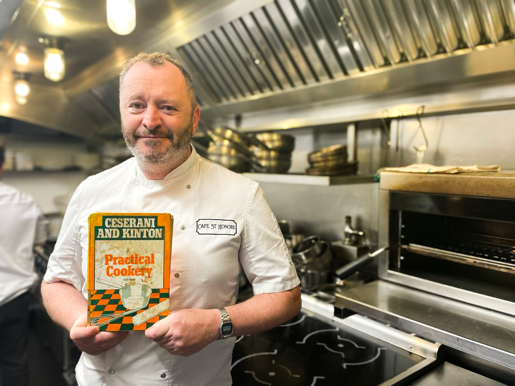 Cafe St Honoré tweet media