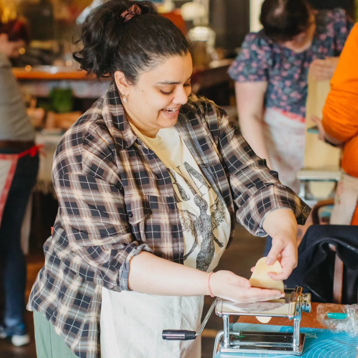 𝐁𝐎𝐓𝐓𝐎𝐌𝐋𝐄𝐒𝐒 𝐂𝐇𝐑𝐈𝐒𝐓𝐌𝐀𝐒 𝐓𝐄𝐀𝐌 𝐁𝐔𝐈𝐋𝐃𝐈𝐍𝐆 𝐖𝐎𝐑𝐊𝐒𝐇𝐎𝐏𝐒 🎄

We have teamed up with the lovely Viki from <a href="/twiddlefood/">Twiddle - Love of Food</a> to offer private team building workshops involving pasta-making, Chilean nibbles + UNLIMITED drinks 🍝

You will get the-

#Sheffield