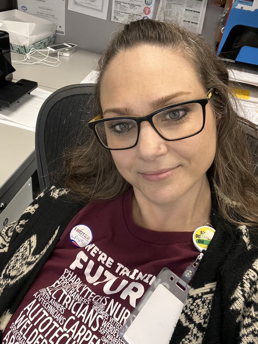 sabbokris_tech's tweet photo. Happy Election Day! #ivoted @AliefISD https://t.co/AIp1Fw6ltL