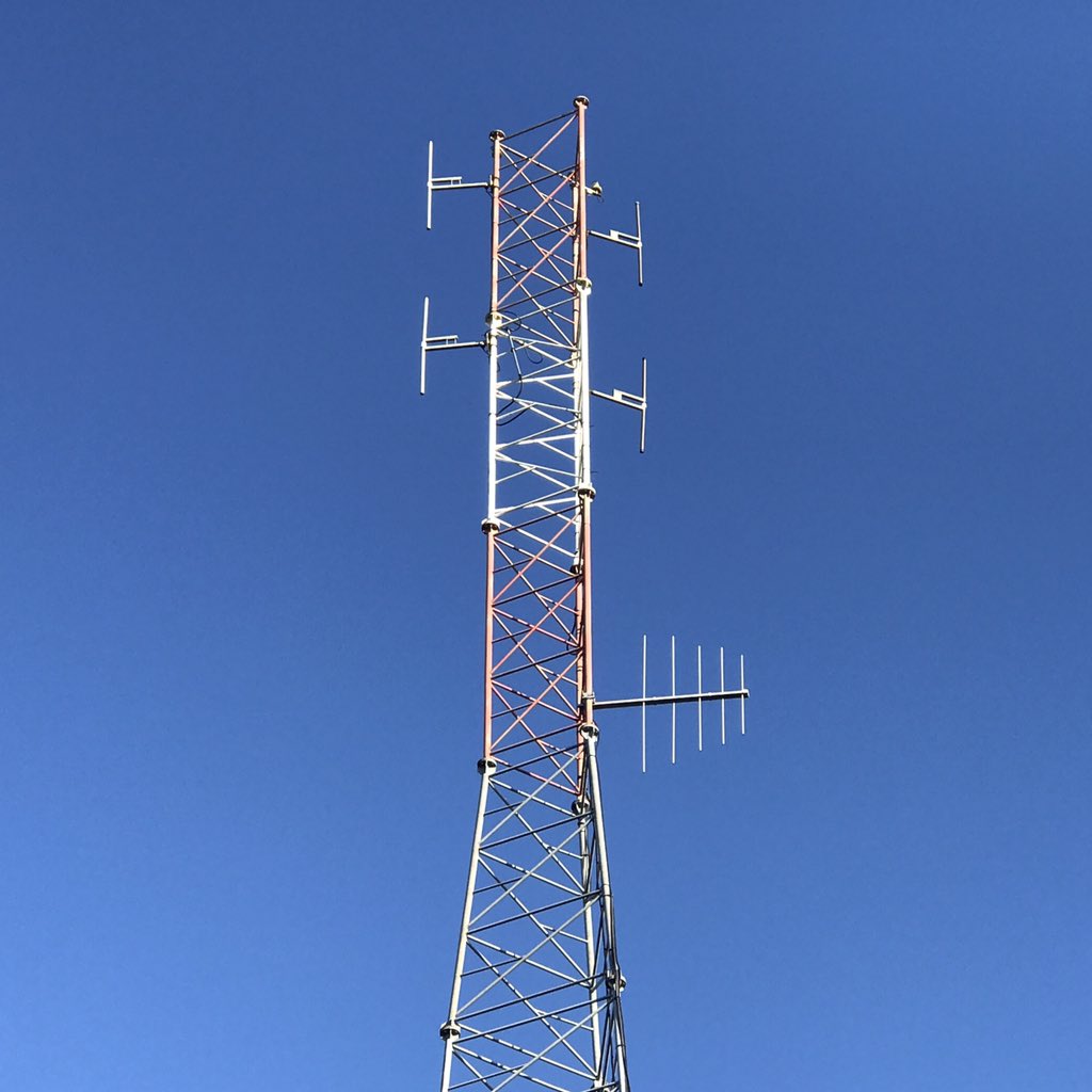 📻Bonne nouvelle pour nos auditeurs de Cornouaille, notre émetteur de #quimper, en panne depuis le passage de la tempête Ciaran, est de retour sur les ondes. 93.8 FM. 🎉