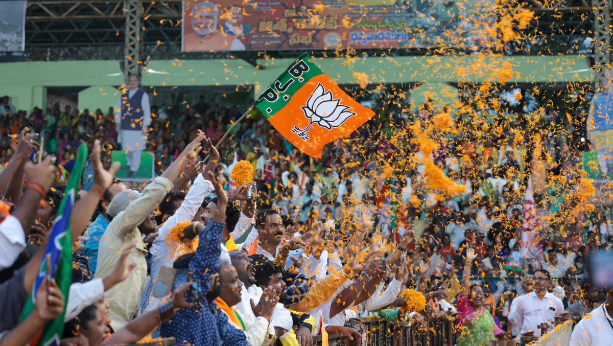 narendramodi's tweet photo. Coming to Hyderabad is always special and even more special is to come back to the Lal Bahadur Shastri stadium in the city. I can never forget my rally here in 2013. That time, it marked the start of a journey to elect an OBC PM. Today, from this very venue begins the countdown to a BJP CM of Telangana who belongs to the Backward Communities.