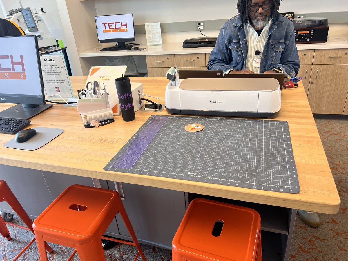 sabbokris_tech's tweet photo. If you haven’t done it, check out TECHLink at the @houstonlibrary. They have amazing spaces to create and build and it’s all free. You just need a library card. #makerspace #handsonlearning https://t.co/LFtY5zs3cs