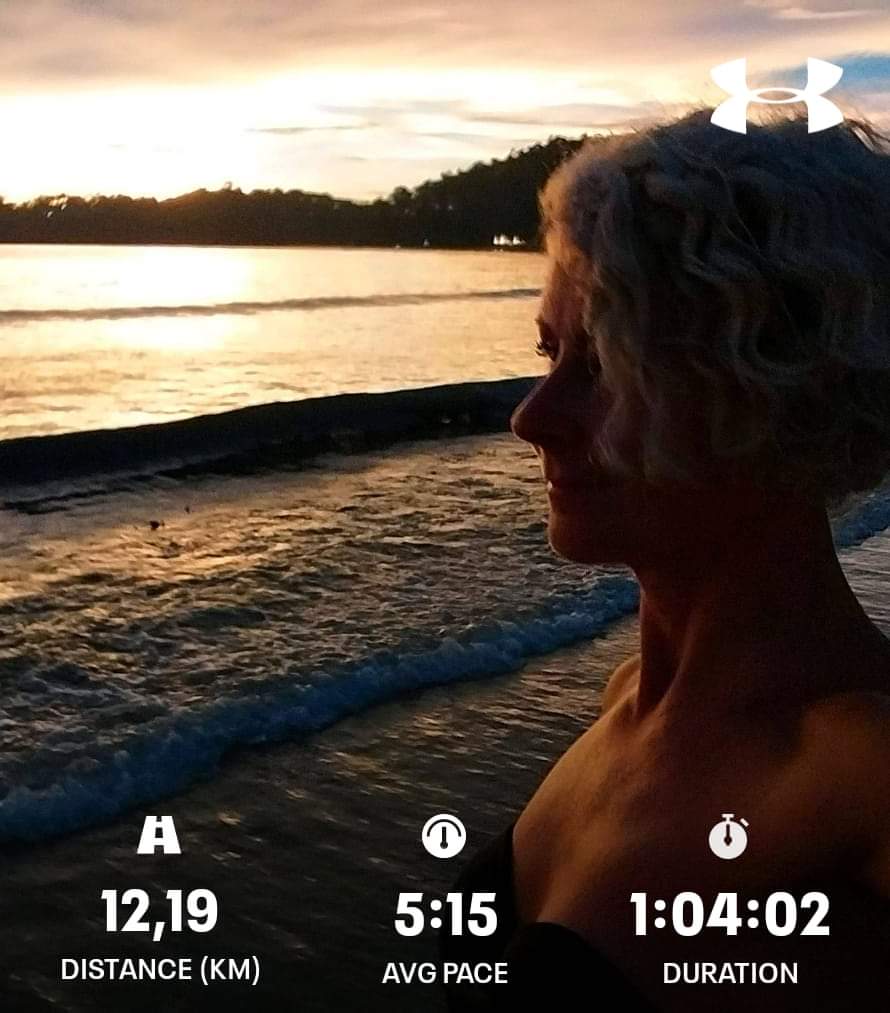ZSlapalova's tweet photo. Last summer run ❤️
#runningwoman #runningtherapy #runninglove #runninghappiness https://t.co/wlUguwHaqN