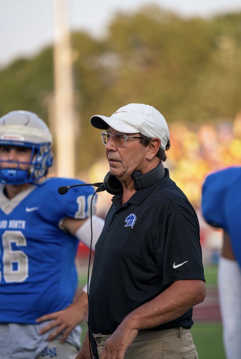 LEGEND.
41 years of greatness
5 State Championships
280 Wins
1 Heisman winner
Positively Impacted the lives of so many 
THE greatest to ever do it.🐐

More then a coach.
Thank you for everything coach Petito!