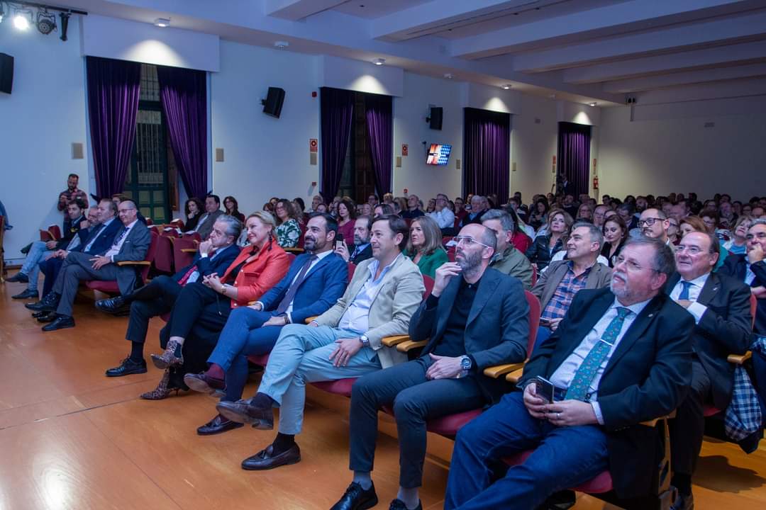 saboresdcordoba's tweet photo. Para celebrar el #DiadelGusto entregamos los II Premios Sabores de Córdoba en @dipucordoba

Presentó @Maritasumiller
Intervino presidente Diputación Salvador Fuente, nuestra presidenta @yolandatomico,
@JuntaCordoba,
@AndaluciaJunta, 
@Iprodeco
 ⬇️
https://t.co/cWbHBKZ3JZ

Hilo🔽 https://t.co/1y3oReYROA