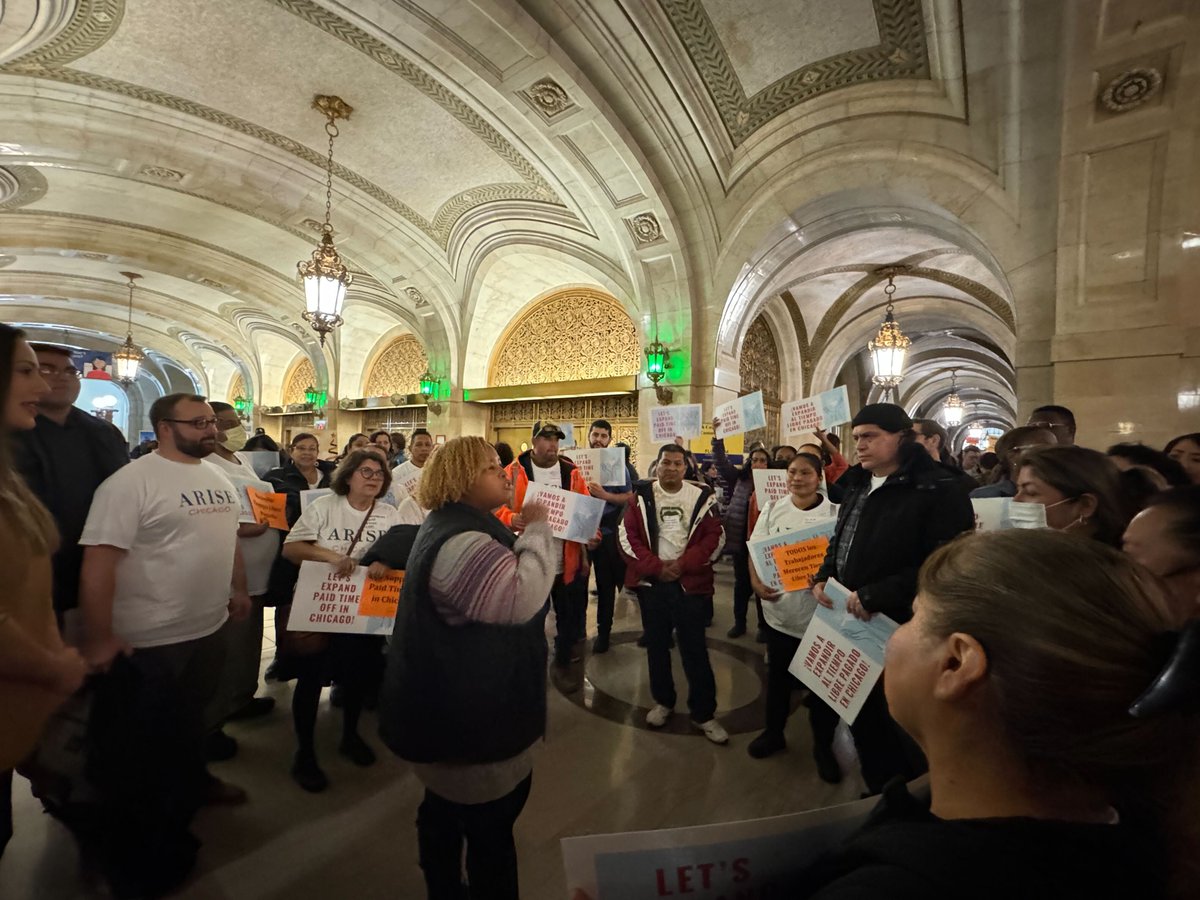 Paid Leave Now! ¡Tiempo libre ahora! The Chicago Paid Leave ordinance is on the council agenda. Every worker in Chicago deserves paid time off! 💪 @AriseChicago @RaiseTheFloor @shrivercenter @WomenEmployed @afscme31 @EqualityILL @onefairwage @MechLocal701 @SEIULocal1 @SEIUhciimk