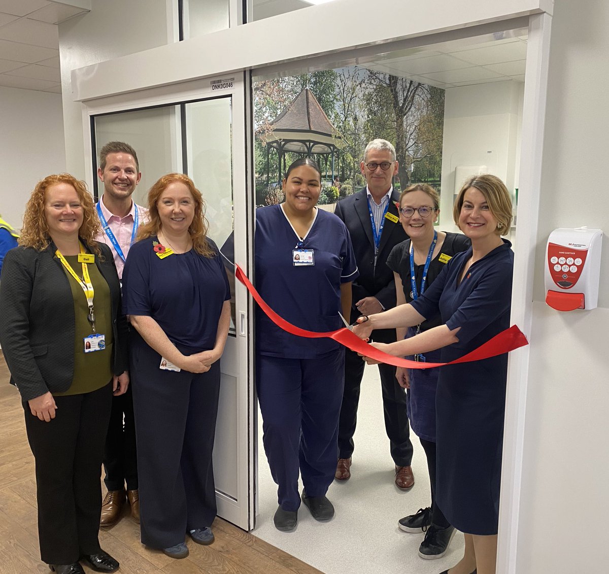 King’s College Hospital has one of the busiest Emergency Departments in the country

I’m really glad that the ED has been refurbished with support from <a href="/supportkings/">King's College Hospital Charity</a>

This investment will make a big difference to patients &amp; the brilliant ED staff team at a time of great pressure