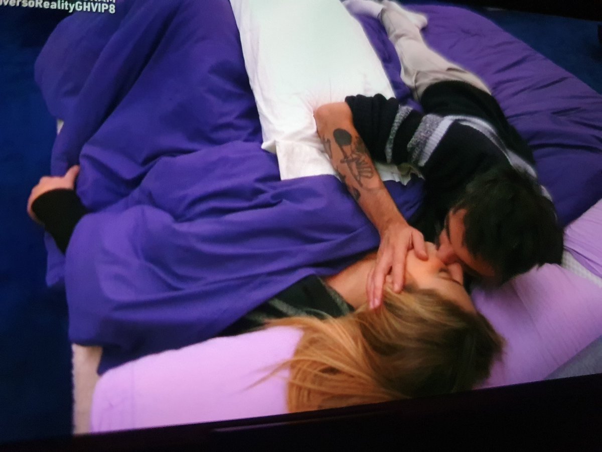 Cindys03836720's tweet image. Hasta cuándo tendremos que soportar este P1R4D0 SE CREEN Q ESPAÑA S0M0S T0NT0S! Q muebles es de repelús estos! @ghoficial @granhermano pánico me da este tío tan 🥵🥵 #RepescaAlexDBT8 #RepescaMandi7N #RepescaAlbert7N entrar gente q valga C0Ñ0!! Q ABURRIMIENTOJOE!