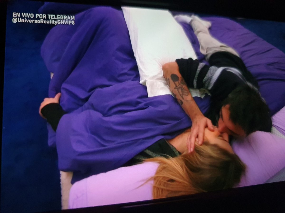 Cindys03836720's tweet image. Hasta cuándo tendremos que soportar este P1R4D0 SE CREEN Q ESPAÑA S0M0S T0NT0S! Q muebles es de repelús estos! @ghoficial @granhermano pánico me da este tío tan 🥵🥵 #RepescaAlexDBT8 #RepescaMandi7N #RepescaAlbert7N entrar gente q valga C0Ñ0!! Q ABURRIMIENTOJOE!