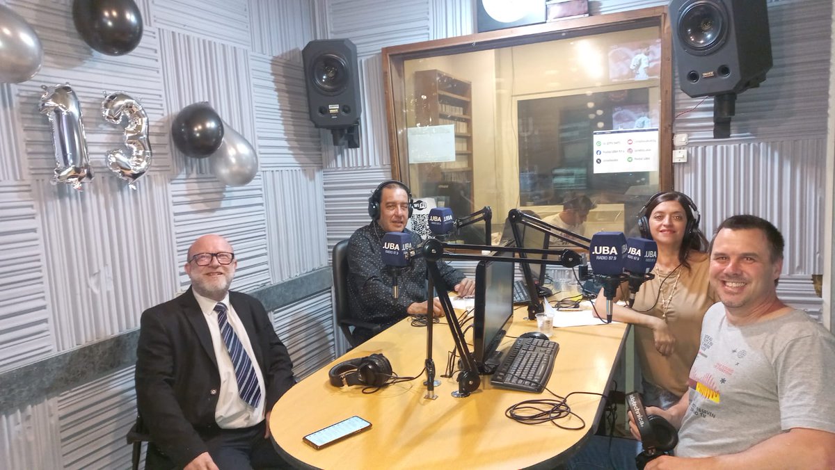 FFyB_UBA's tweet photo. ¡Felices 13 años, Dosis de Radio!
Desde #FFyB, felicitamos y celebramos los 13 años de emisión de Dosis de Radio. A lo largo de estos años, el programa ha acercado la ciencia y la salud a la comunidad en un formato entretenido y accesible. https://t.co/vMPV5tOGsM