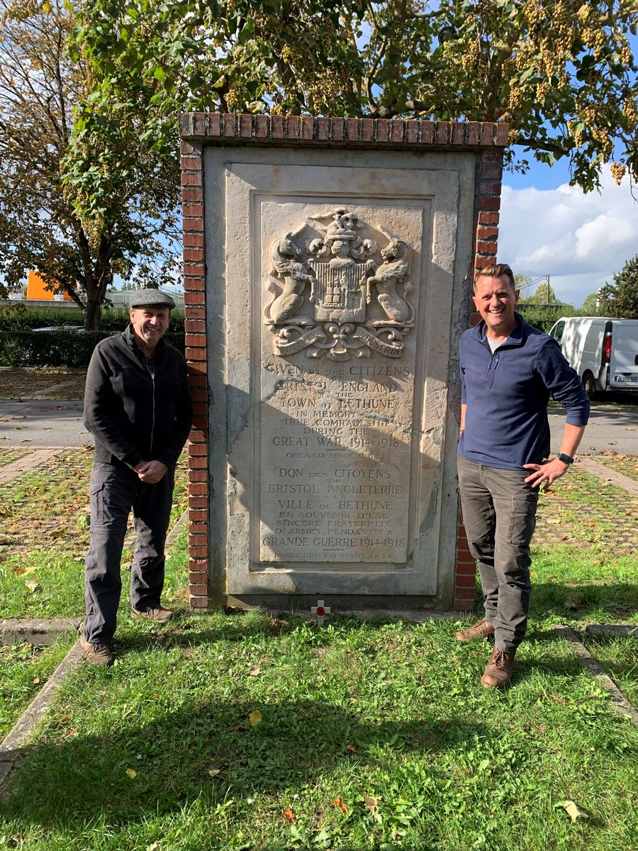 jbanningww1's tweet image. 1/ A thread on the fabulous postwar link between Bristol and Bethune, the British League of Help, building of new housing, a big visit for the unveiling &amp;amp; then a sad end to this tale of Bristolian generosity. Honestly, you don’t have to be from #Bristol to find it interesting!