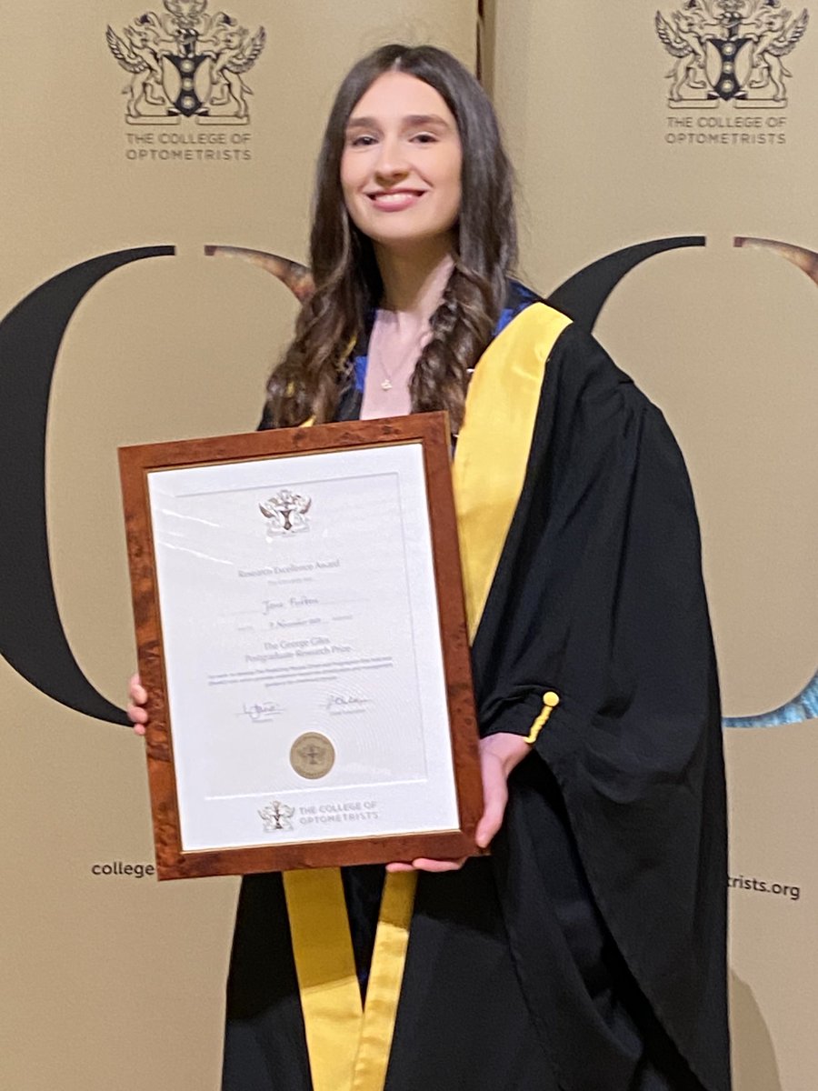 Congratulations to ⁦<a href="/jane_fulton/">Jane Fulton</a>⁩ on winning a ⁦<a href="/CollegeOptomUK/">College of Optometrists</a>⁩ prize for her PhD work on risk stratification in myopia. The PreMO risk indicator (myopiaonset.com) is part her PhD research. #myopia ⁦<a href="/mulhollandsara1/">Sara McCullough</a>⁩ ⁦<a href="/UlsterUniBiomed/">Biomedical Sciences</a>⁩