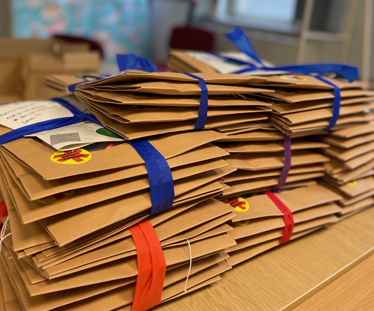UHBW Arts & Culture (@artsuhbw) on Twitter photo Designed by @artsuhbw and hand-packed with care, these creative bundles of joy are available for patients and staff at <a href="/uhbwNHS/">University Hospitals Bristol and Weston NHS FT</a>!
Filled with engaging activities, colouring and origami, they are great way to get into the creative flow!
A huge thank you to <a href="/bwhospcharity/">Bristol & Weston Hospitals Charity</a> ⭐ Designed by @artsuhbw and hand-packed with care, these creative bundles of joy are available for patients and staff at <a href="/uhbwNHS/">University Hospitals Bristol and Weston NHS FT</a>!
Filled with engaging activities, colouring and origami, they are great way to get into the creative flow!
A huge thank you to <a href="/bwhospcharity/">Bristol & Weston Hospitals Charity</a> ⭐