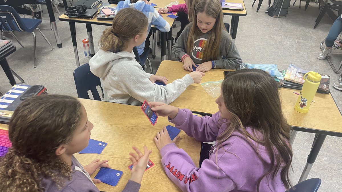 Volcano WAR! ⁦@Weststarcenter⁩ 6th grade scientists learn about characteristics and eruption patterns in the world’s volcanoes with a familiar card game. @isd112 #eccsleadstheway