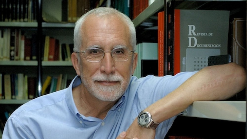 El escritor y académico de la Real Academia Española Luis Mateo Díez, Premio Miguel de Cervantes, galardón que concede <a href="/culturagob/">Ministerio de Cultura</a>.