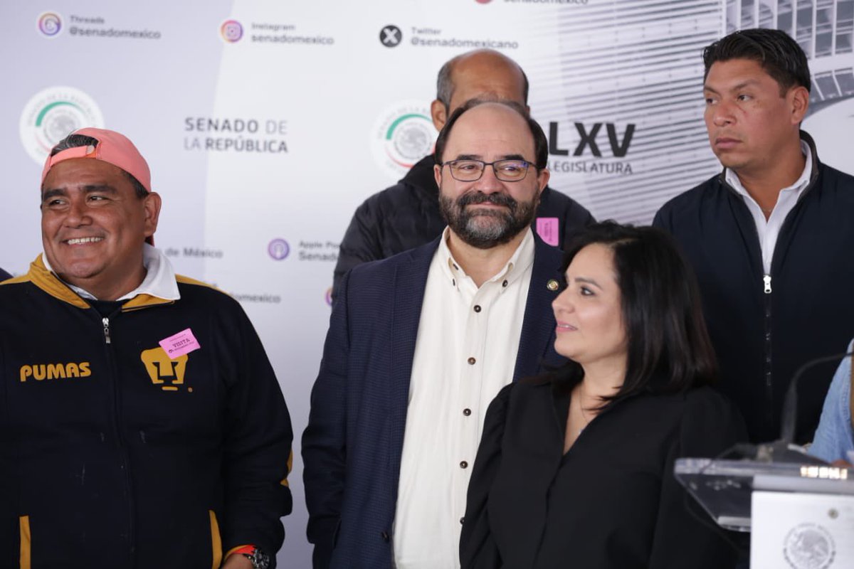EmilioAlvarezI's tweet photo. #AcapulcoGuerrero necesita un fideicomiso federal de 300 mmdp al menos para la reconstrucción por los daños causados por #Otis. 

La marcha #AcuerdateDeAcapulco no fue recibida en Palacio Nacional. 

En el @senadomexicsano los recibimos. 

#AcapulcoEstamosContigo #AcapulcoNosNecesita #AcapulcoOtis 

@lopezobrador_ @GobiernoMX