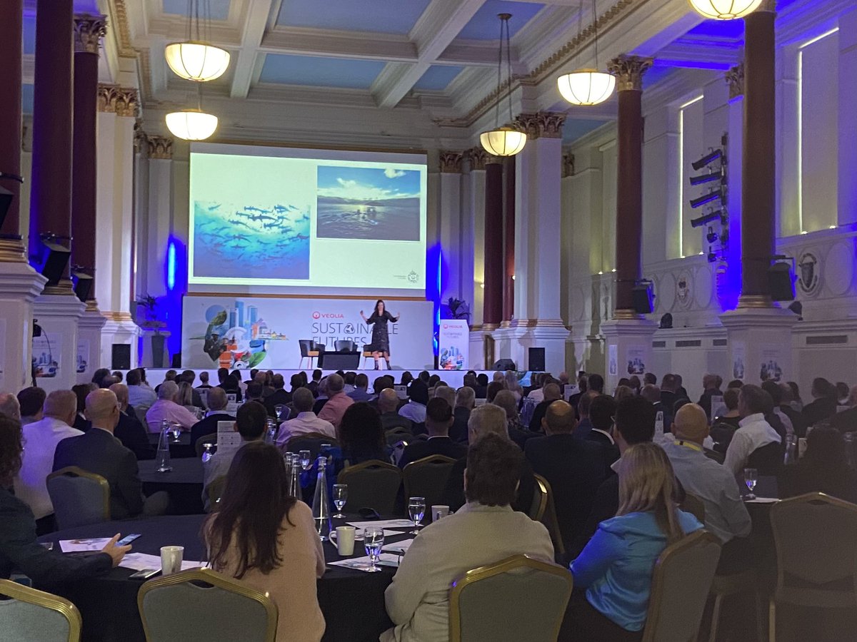 “We are as sure that humans are causing climate change as we are that smoking causes cancer”

A sobering but inspiring keynote speech from <a href="/lizbonnin/">Liz Bonnin 💙</a> this morning

Sitting on the train home now buzzing with ideas about community education and behaviour change