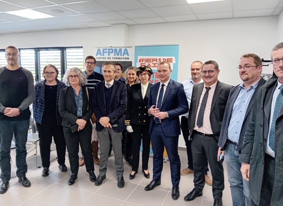 Visite <a href="/olivierdussopt/">Olivier Dussopt</a> Ministre du travail, du plein emploi &amp;de l’insertion
👉Table ronde s/les compétences animée par F.Perrier, Pdt <a href="/UIMMAin/">UIMM de l'Ain La Fabrique de l'Avenir</a> et de GPI
👉Visite <a href="/afpma01/">AFPMA Pôle formation</a>
👉Échanges avec des apprentis, demandeurs d’emploi, salariés en formation
#FiersDeFaire #IndustrielsEngagés
