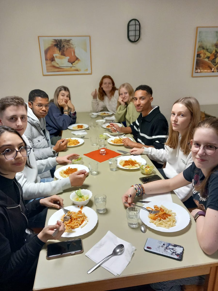 Sarah Zeitoun tweet media