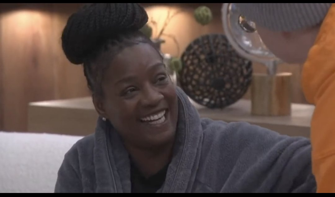 Heidi6474324197's tweet photo. Alright, you'll get em, tiger
#cirizzy moments were the best moments this season #bb25
They LOST the pressure cooker and look how Izzy has Cirie smiling 😂 https://t.co/Lw46iRz5wo