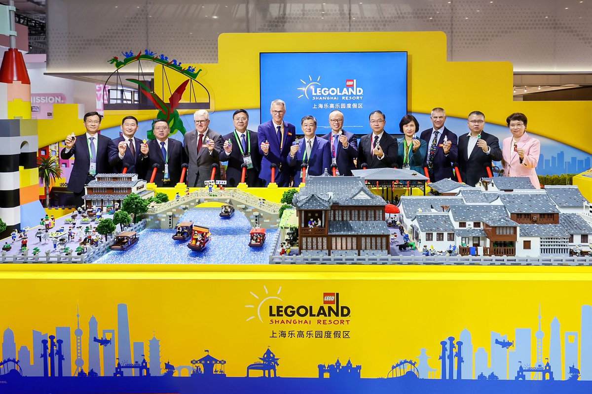 Merlin News (@merlinentsnews) on Twitter photo The first exclusive details of LEGOLAND® Shanghai Resort have been revealed at <a href="/ciieonline/">China International Import Expo</a>
In a tribute to the park's geographical location, the resort unveiled a Fengjing Water Town Model, which will be stationed in the park's MINILAND
Read more ➡️ bit.ly/3SxvlMA The first exclusive details of LEGOLAND® Shanghai Resort have been revealed at <a href="/ciieonline/">China International Import Expo</a>
In a tribute to the park's geographical location, the resort unveiled a Fengjing Water Town Model, which will be stationed in the park's MINILAND
Read more ➡️ bit.ly/3SxvlMA