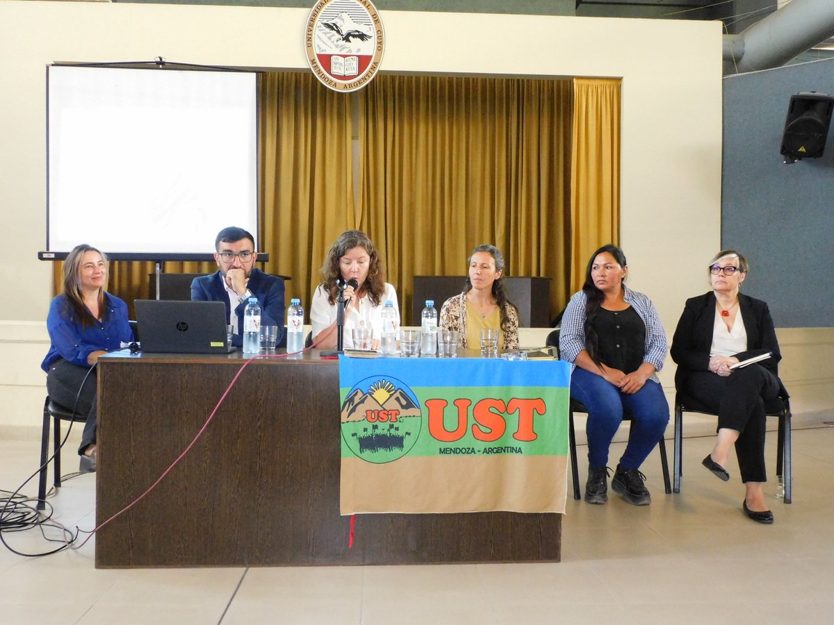 MarisaUcedaOk's tweet image. 🌾 Participamos de la presentación de la Estrategia Federal de Ordenamiento Ambiental del Territorio y del anuncio de la 2ª cohorte del Diplomado de Extensión Universitaria en Transición Agroecológica y Manejo Sostenible de Tierras del @CeficTierra con @AmbienteNacion y la #FCEN.