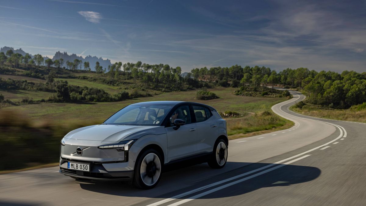 New downsized Volvo EX30 is the brand’s most drivable car – is it also its most desirable? trib.al/RBHxJ86