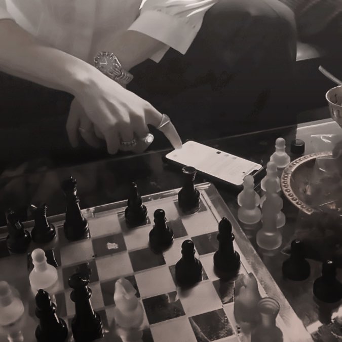 𝐄𝒗𝒂𝒏 𝐑𝒐𝒔𝒊𝒆𝒓. (@eternalofpain) on Twitter photo 