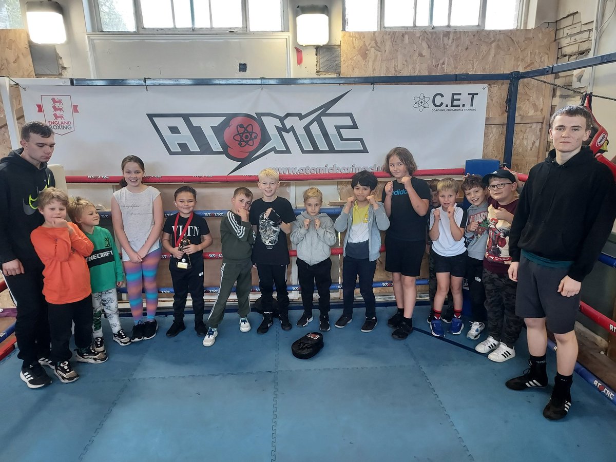 atomicabcboxing's tweet image. Boxer of the month goes to a young boy that works so hard every session 🥊💥🥊

Well done Nigel 🥊

@atomicboxingclub 
Farnham
GU98RR 
07387842327
