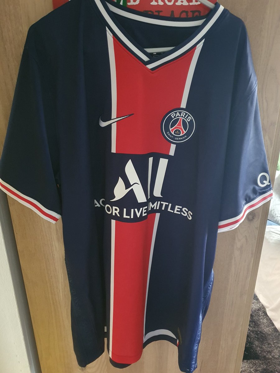 JackMumford02's tweet photo. PSG shirt for sale. Been on sale on numerous selling sites for a few months and haven't been able to sell it. Looking for £20. Message for more details #footballshirts #thingsforsale #footballshirtsforsale https://t.co/vcsMGJsHFb