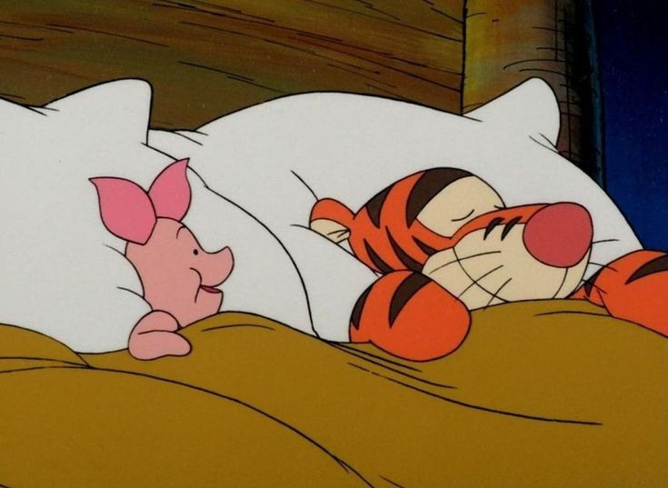 beIIefleur_'s tweet photo. winnie the pooh + comfy 🍂🍯 https://t.co/weypSaKw62
